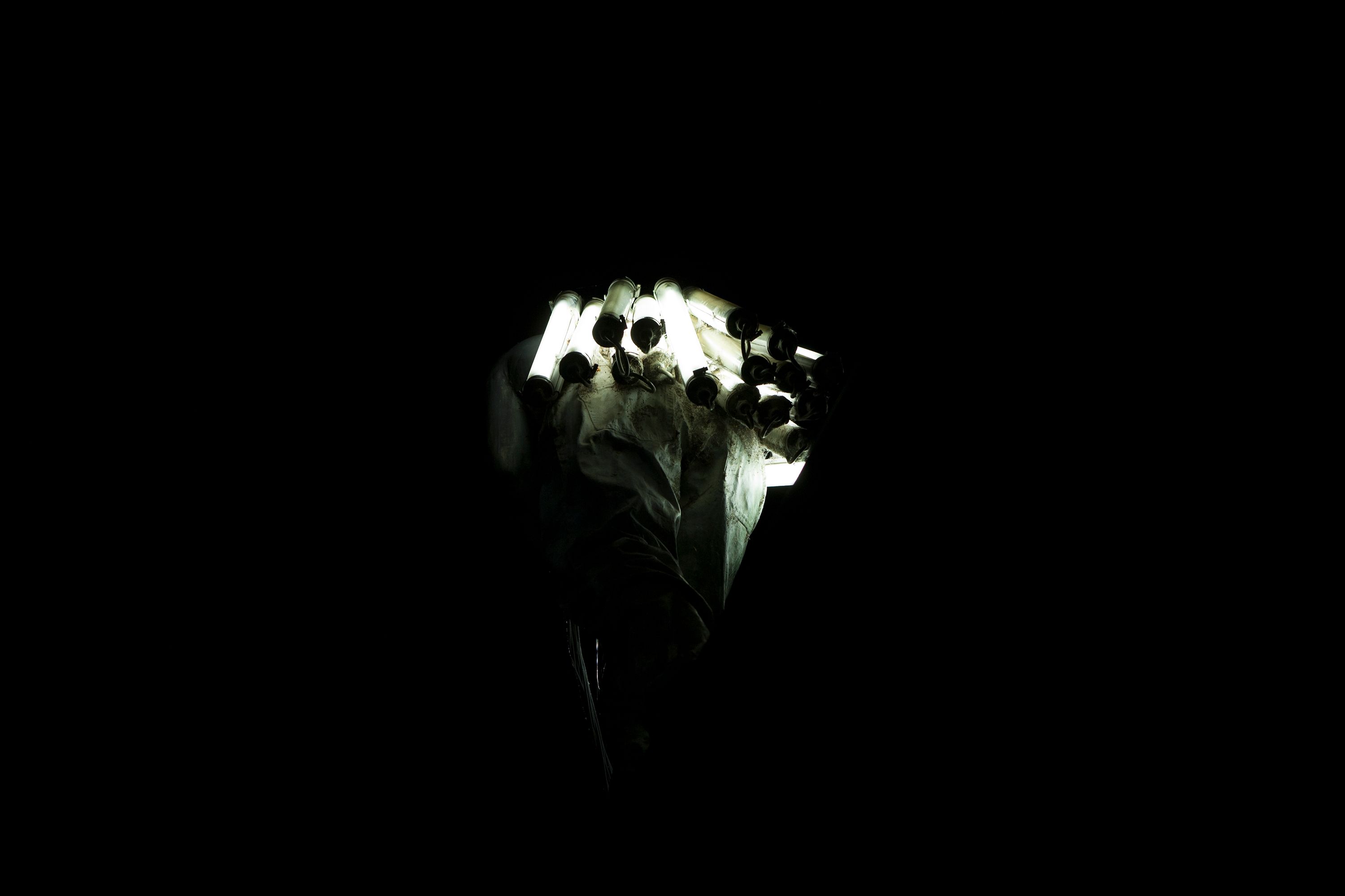 A dialog between Dan Flavin and the Moon 3